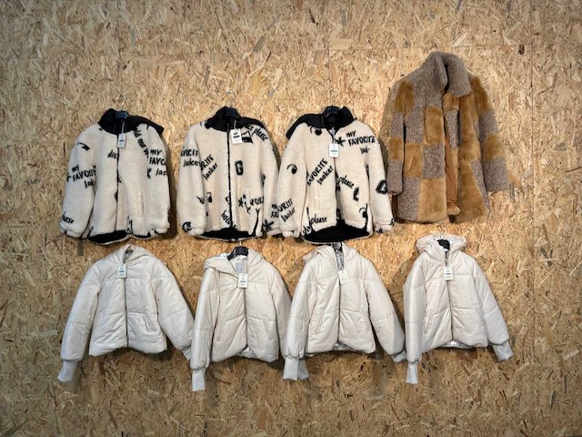 Goose-craft wollen/puffer jassen (8x) - afbeelding 9 van  22