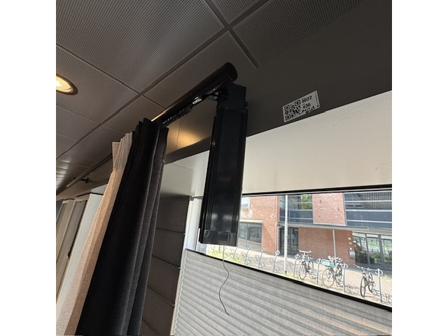 Gordijnrail met gordijnen, elektrisch - afbeelding 4 van  5
