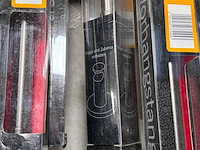 Gordijnroede 160 cm zwart met eindkappen en toebehoren (20x) - afbeelding 5 van  5