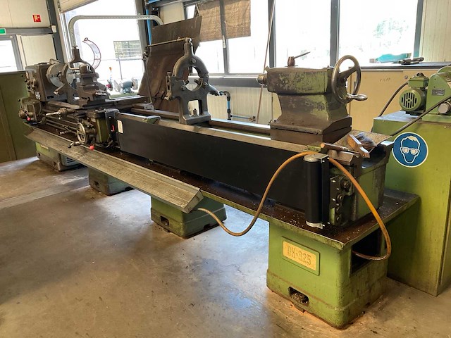 Gosmeta dh-325 conventionele draaibank - afbeelding 1 van  25