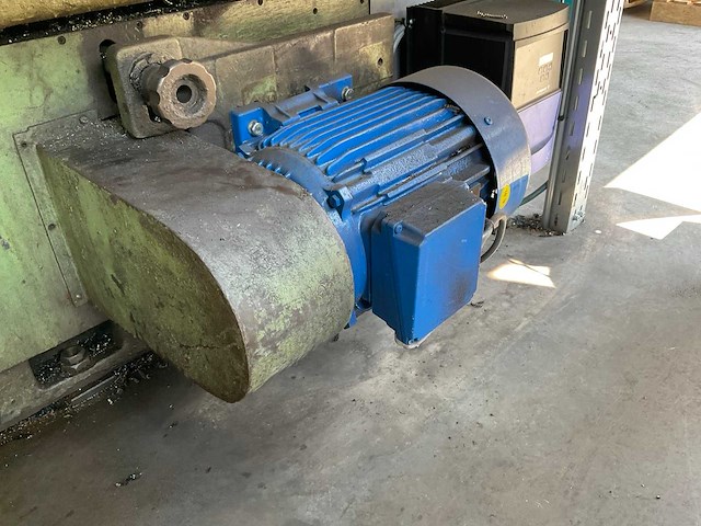 Gosmeta dh-325 conventionele draaibank - afbeelding 7 van  25