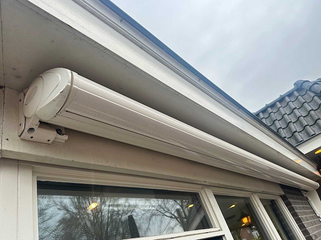 Gota - knikarm zonnescherm met afstandbediening (2x) - afbeelding 3 van  13
