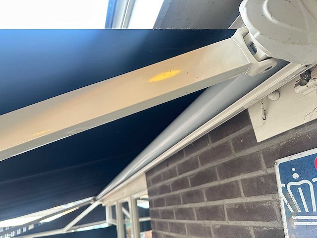 Gota - knikarm zonnescherm met afstandbediening (2x) - afbeelding 7 van  13