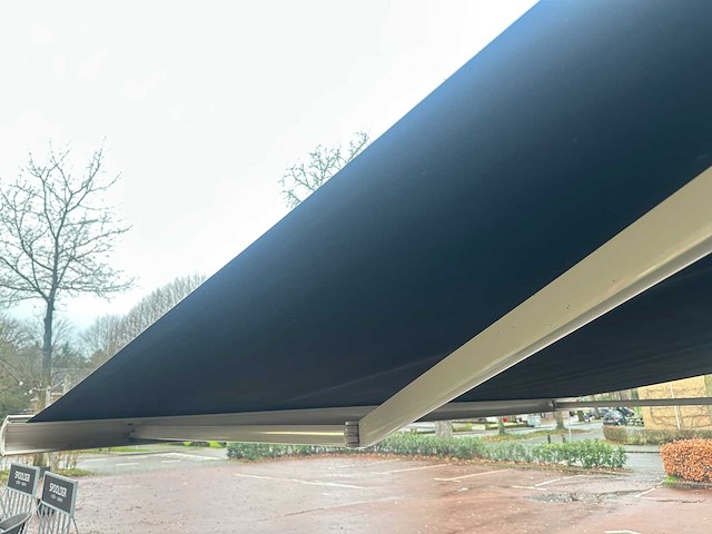 Gota - knikarm zonnescherm met afstandbediening (2x) - afbeelding 8 van  13