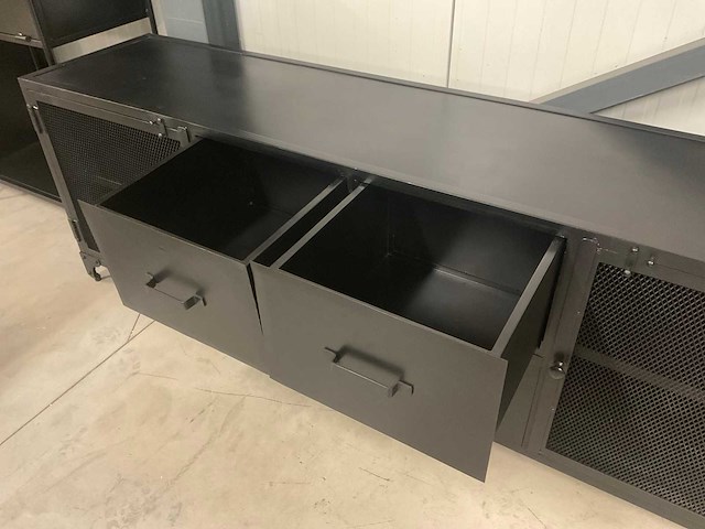 Goth dressoir - afbeelding 10 van  11