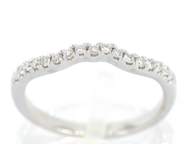 Gouden aanschuifring met diamanten - afbeelding 1 van  9