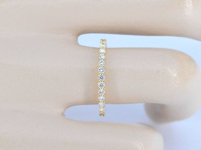 Gouden alliance ring met briljant geslepen diamant - afbeelding 2 van  9