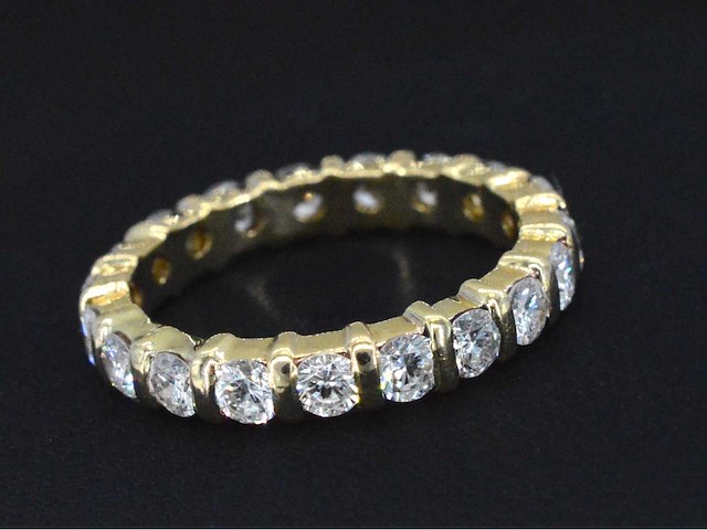 Gouden alliance ring met diamanten - afbeelding 2 van  5