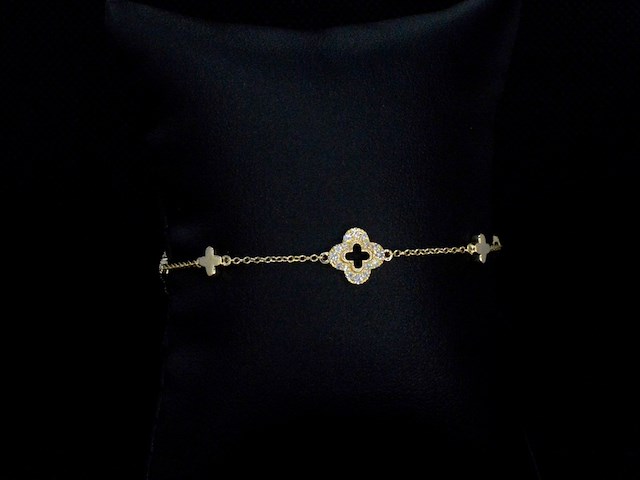 Gouden armband in klaver vier vorm met diamanten - afbeelding 5 van  10