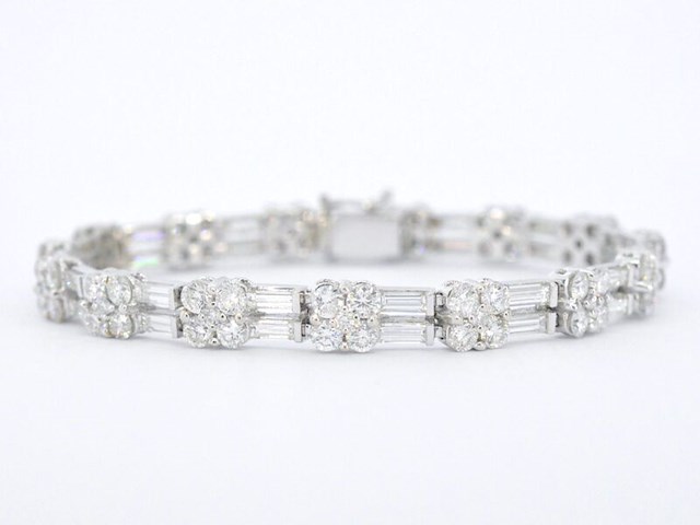 Gouden armband met briljant en baguette geslepen diamanten - afbeelding 1 van  10