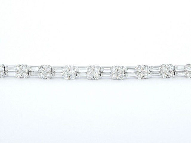 Gouden armband met briljant en baguette geslepen diamanten - afbeelding 5 van  8
