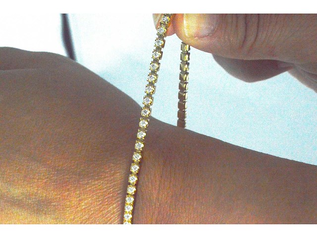 Gouden armband met briljant geslepen diamanten en een onzichtbare sluiting - afbeelding 2 van  10