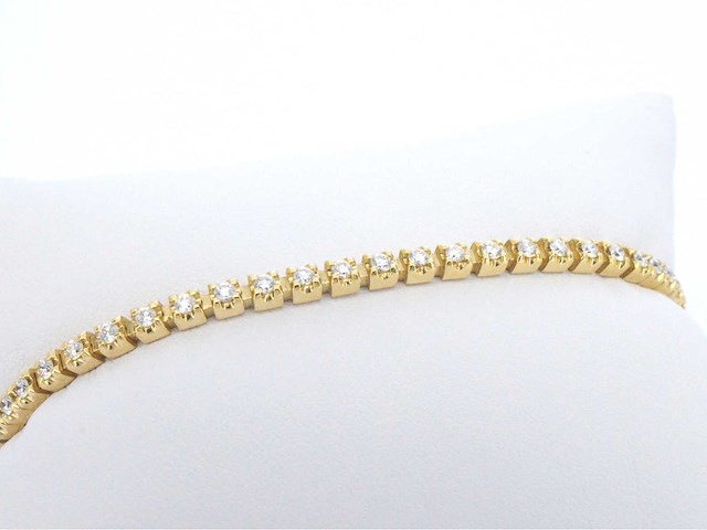 Gouden armband met briljant geslepen diamanten en een onzichtbare sluiting - afbeelding 8 van  10