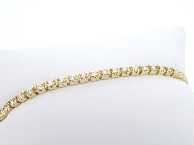 Gouden armband met briljant geslepen diamanten en een onzichtbare sluiting - afbeelding 8 van  11