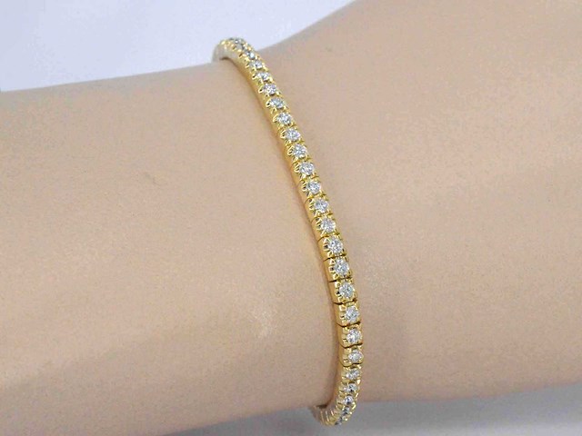 Gouden armband met briljant geslepen diamanten en onzichtbare sluiting - afbeelding 3 van  10