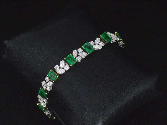 Gouden armband met diamanten en smaragden - afbeelding 1 van  6