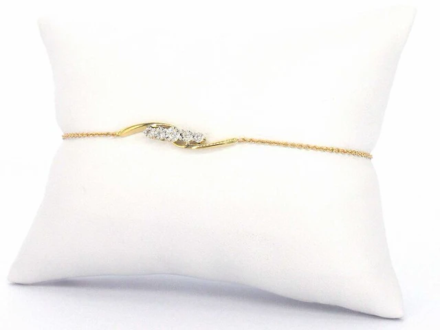 Gouden armband met diamanten in een rij gezet - afbeelding 5 van  11