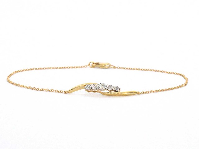 Gouden armband met rij diamanten - afbeelding 1 van  10