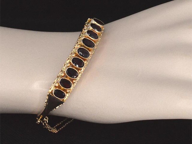 Gouden armband met rode edelstenen - afbeelding 2 van  6