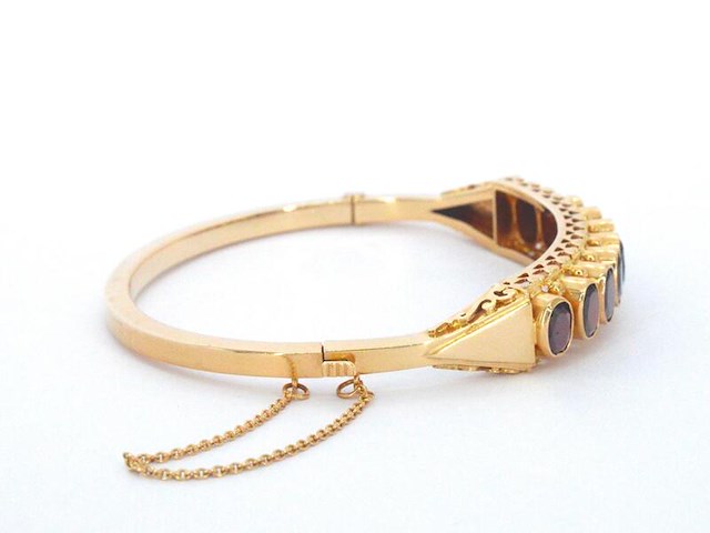 Gouden armband met rode edelstenen - afbeelding 3 van  6