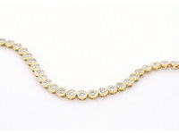 Gouden armband vol met diamanten gezet - afbeelding 5 van  9