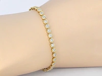 Gouden armband vol met diamanten gezet - afbeelding 2 van  9