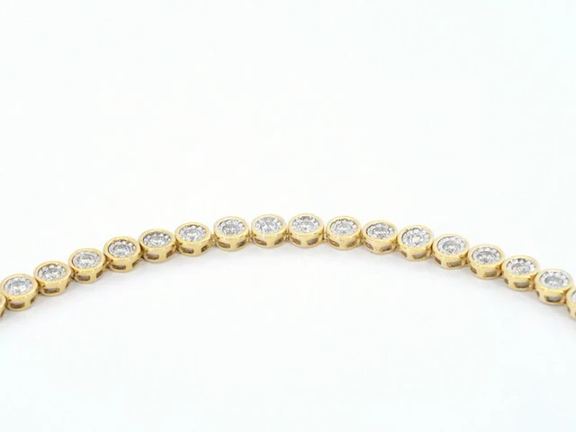 Gouden armband vol met diamanten gezet - afbeelding 6 van  9