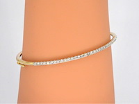 Gouden bangle armband met natuurlijke briljant geslepen diamanten - afbeelding 2 van  9