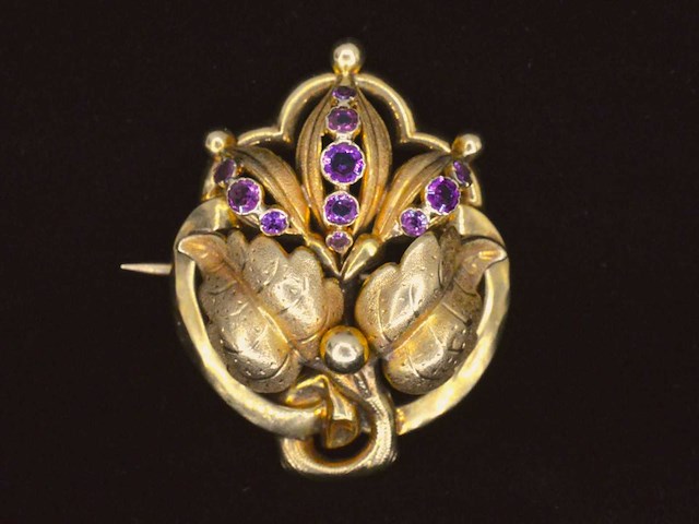 Gouden broche met amethist - afbeelding 1 van  5
