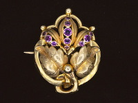 Gouden broche met amethist - afbeelding 1 van  4