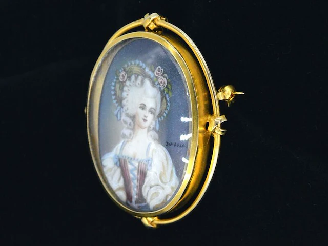 Gouden broche met bijzonder portret - afbeelding 3 van  10