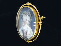 Gouden broche met bijzonder portret - afbeelding 3 van  10