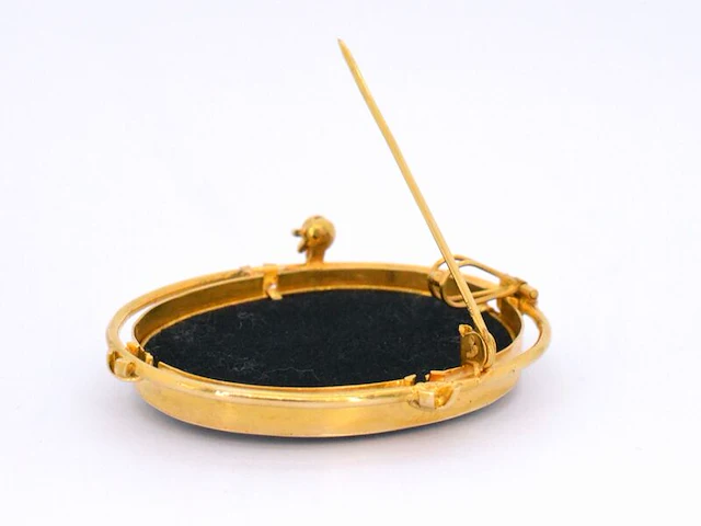 Gouden broche met bijzonder portret - afbeelding 6 van  10