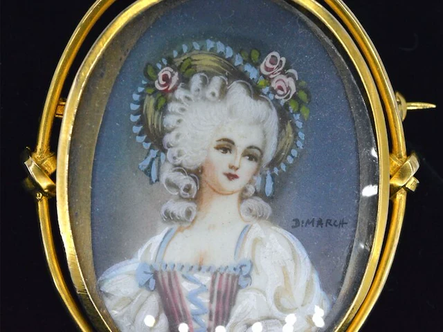 Gouden broche met bijzonder portret - afbeelding 8 van  10
