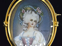 Gouden broche met bijzonder portret - afbeelding 8 van  10