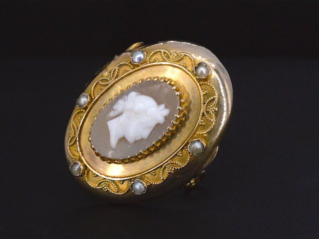 Gouden broche met camee en natuurlijke orient parels - afbeelding 4 van  6