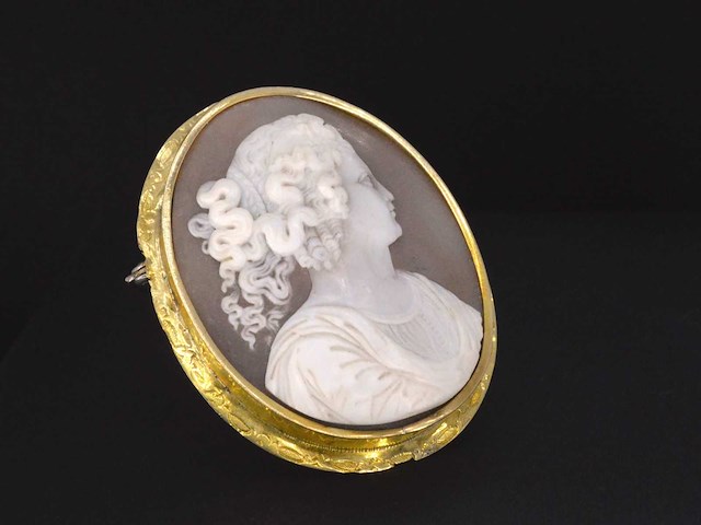 Gouden broche met camee - afbeelding 2 van  5