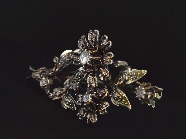 Gouden broche met diamanten - afbeelding 2 van  3