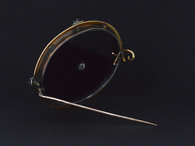 Gouden broche met diamanten - afbeelding 4 van  7