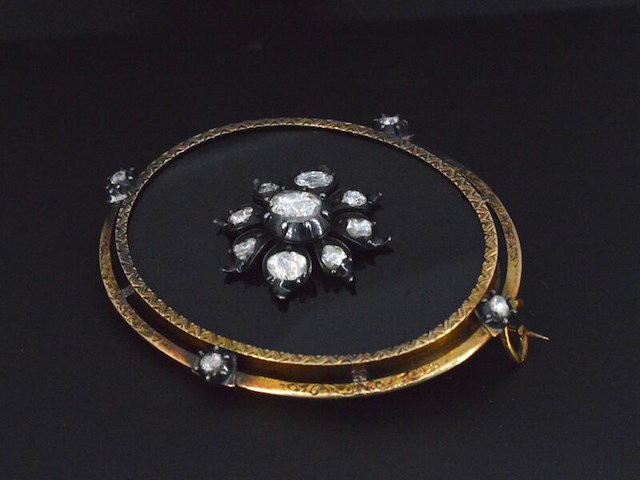 Gouden broche met diamanten - afbeelding 5 van  7