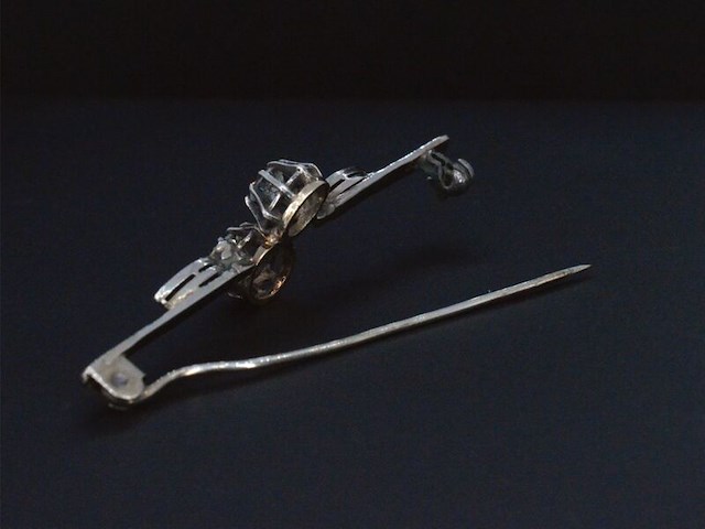 Gouden broche met diamanten - afbeelding 5 van  8