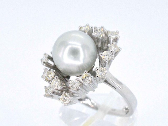 Gouden broche met diamanten - afbeelding 4 van  10