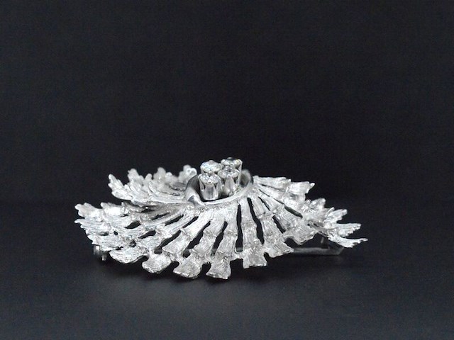 Gouden broche met diamanten - afbeelding 4 van  6