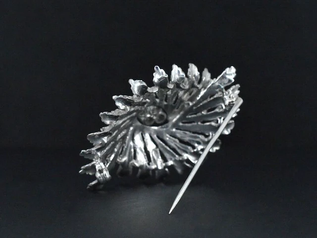 Gouden broche met diamanten - afbeelding 3 van  6