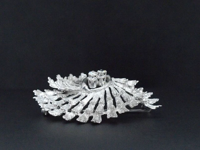 Gouden broche met diamanten - afbeelding 4 van  6