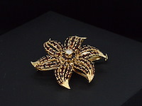 Gouden broche met edelstenen en diamant - afbeelding 2 van  7