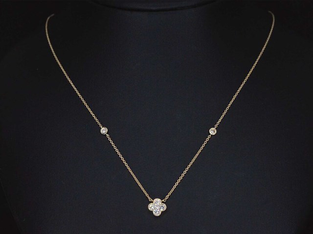 Gouden collier met diamanten hanger klaver vier - afbeelding 2 van  8