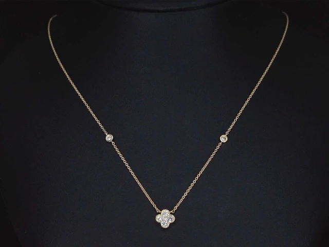 Gouden collier met diamanten hanger klaver vier - afbeelding 2 van  8
