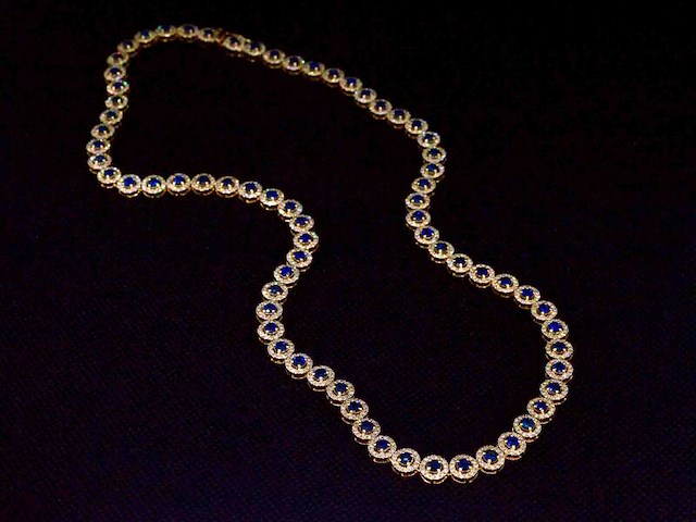 Gouden collier volledig met witte diamanten en saffieren 17.00 carat - afbeelding 4 van  8