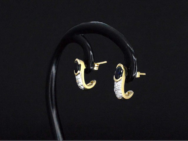 Gouden creolen briljant geslepen natuurlijke diamanten en blauwe saffieren - afbeelding 4 van  7